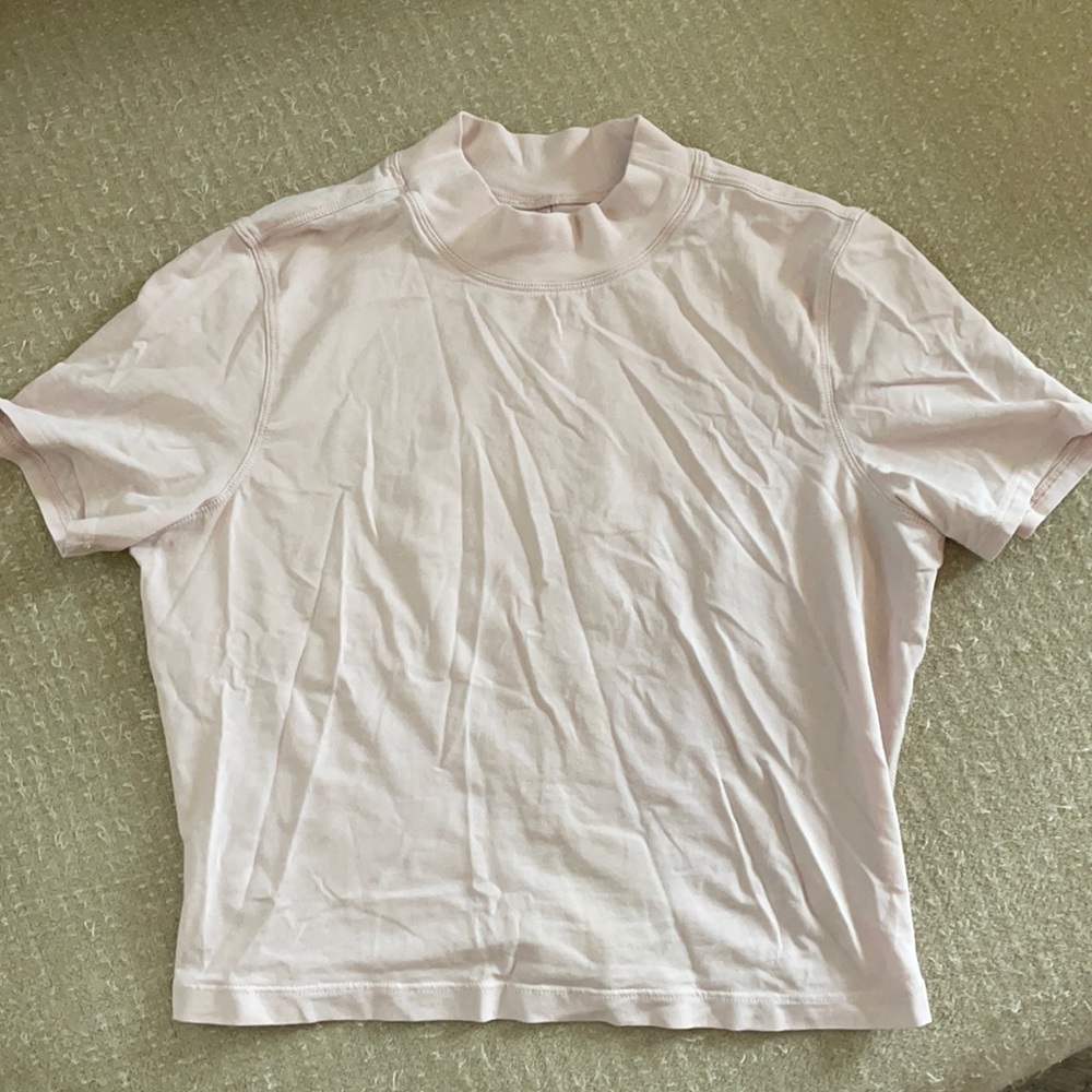 Cropped Lululemon workout top